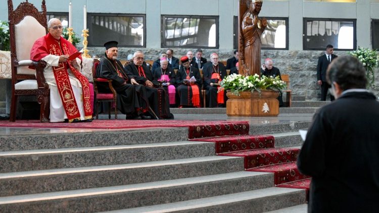 Leon XIV w sanktuarium w Harissie