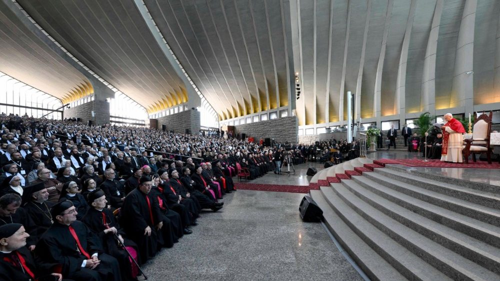 2025.12.01 Viaggio Apostolico in Libano - Incontro con i Vescovi nel Santuario di Nostra Signora del Libano ad Harissa