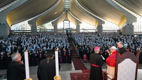 2025.12.01 Viaggio Apostolico in Libano - Incontro con i Vescovi nel Santuario di Nostra Signora del Libano ad Harissa