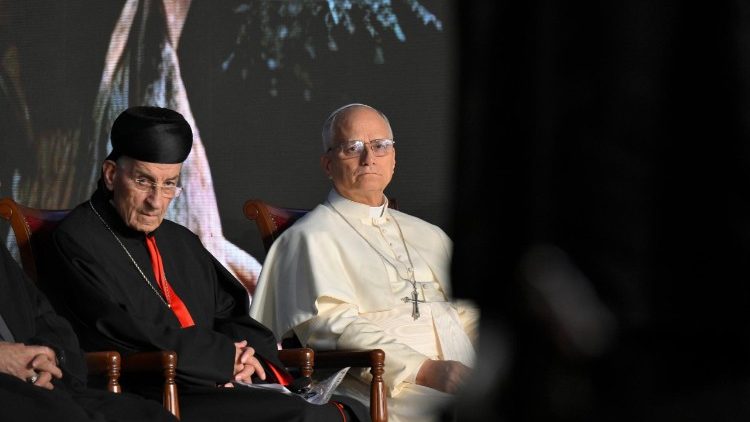 El Papa y el cardenal Béchara Boutros Raï, Patriarca de Antioquía de los Maronitas 