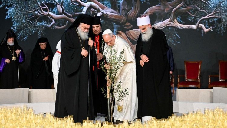 Encontro Ecuménico e Inter-religioso, na Praça dos Mártires em Beirut, durante a Viagem Apostólica do Papa Leão XIV à Turquia e ao Líbano
