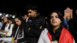 Tysiące młodych ludzi przybyły na spotkanie z Leonem XIV w Bejrucie