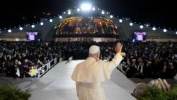 2025.12.01 Viaggio Apostolico in Libano - Incontro con i giovani nel piazzale antistante il Patriarcato di Antiochia dei Maroniti a Bkerke