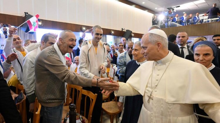 Đức Thánh Cha thăm các nhân viên và bệnh nhân của bệnh viện “de la Croix”