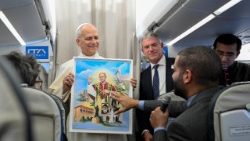 2025.12.02 Safari ya Kitume nchini Lebanon-Mkutano na waandishi wa habari katika ndege kutoka Beirut-Roma.