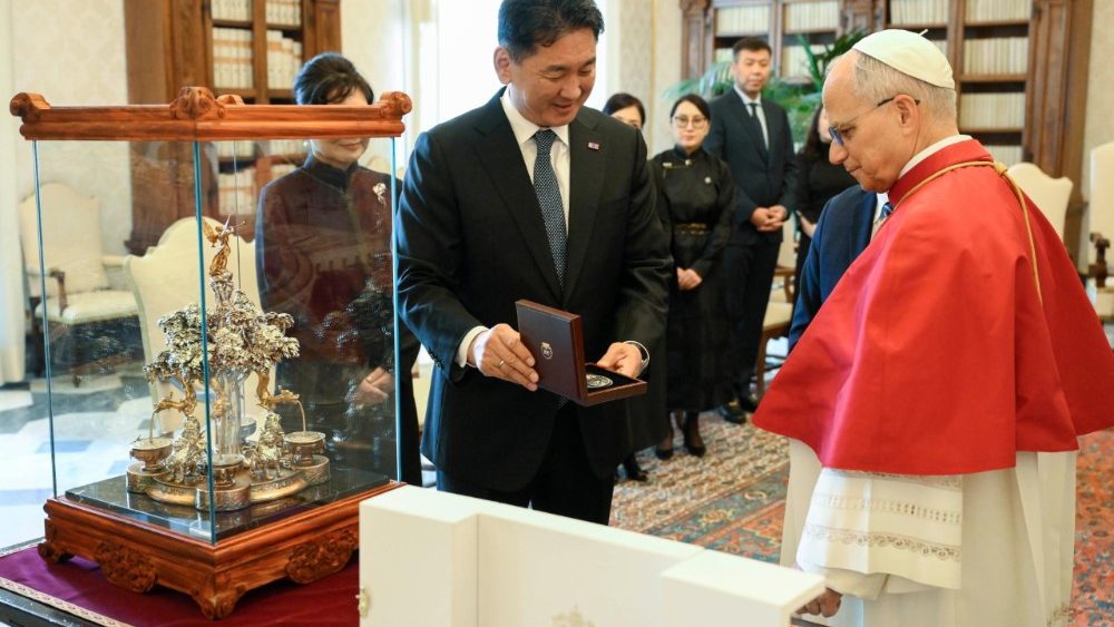 2025.12.04 S.E. il Signor Khurelsukh Ukhnaa, Presidente della Mongolia