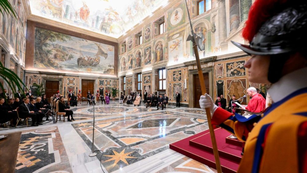 Leon XIV a primit treisprezece noi ambasadori pe lângă Sfântul Scaun din Republica Moldova, Uzbekistan, Bahrain, Sri Lanka, Pakistan, Liberia, Thailanda, Lesotho, Africa de Sud, Fiji, Micronezia, Letonia și Finlanda