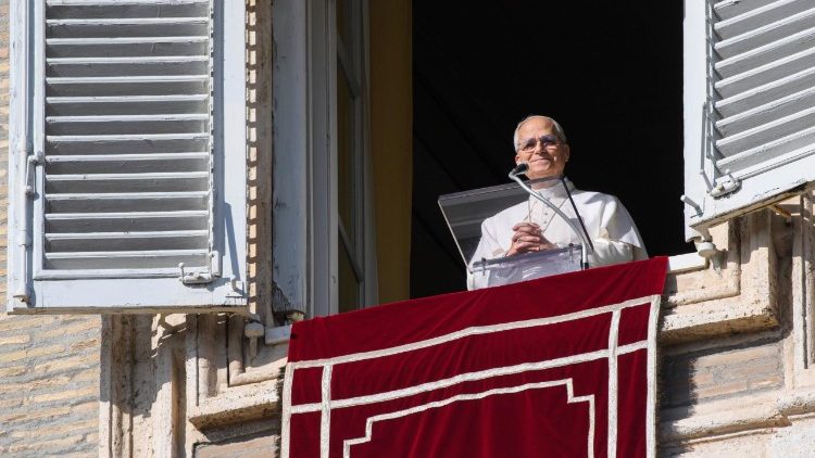 Papa Leoni XIV gjatë lutjes së Engjëllit të Zotit