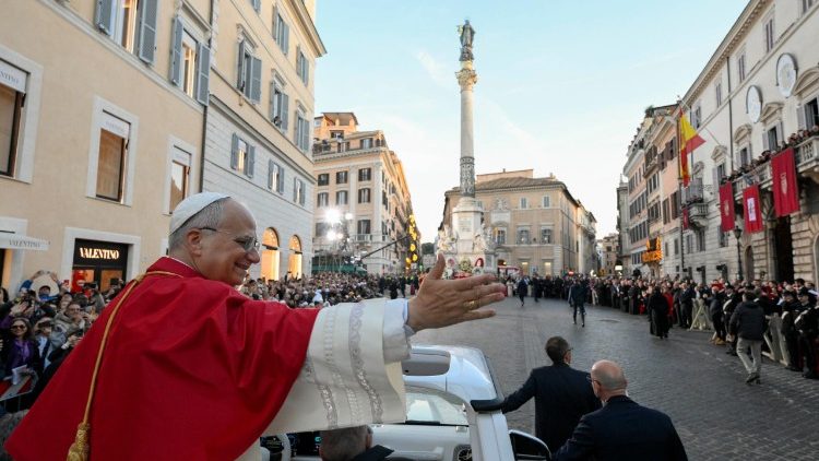 L'arrivo del Papa in Piazza Mignanelli