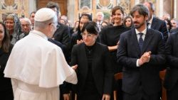 Le Pape lors de l'audience à l'Institut pontifical d'archéologie chrétienne.