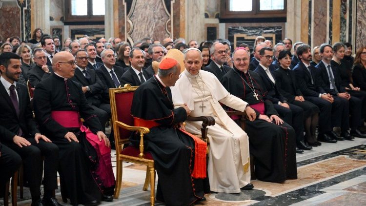 Społeczność Papieskiego Instytutu Archeologii Chrześcijańskiej na audiencji u Leona XIV