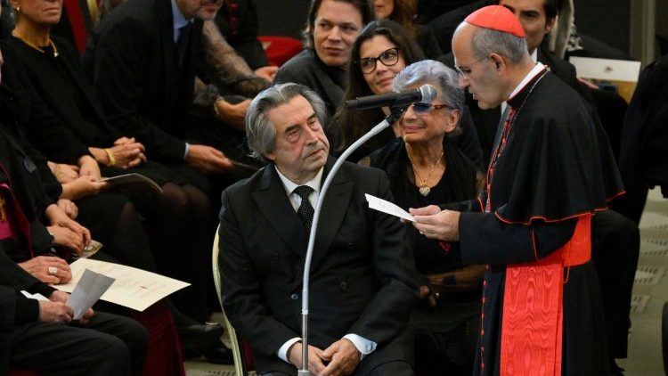 Il cardinale Jos&eacute; Tolentino de Mendon&ccedil;a, Prefetto del Dicastero per la Cultura e l'Educazione, interviene dopo il Concerto.