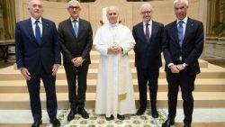 Lev XIV. s řediteli a funkcionáři italských informačních a bezpečnostních složek, 12. 12. 2025