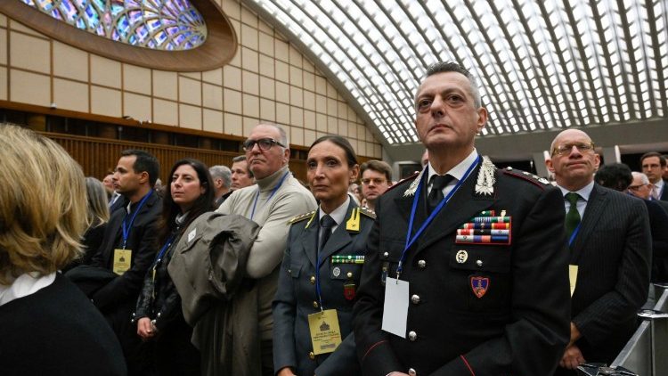 Kardynał przypomniał dyplomatom o regionach świata, w kt&oacute;rych ludzie cierpią z powodu konflik&oacute;w