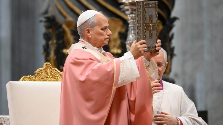 ദിവ്യബലിമധ്യേ പാപ്പാ 