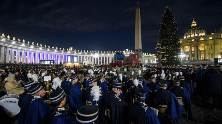 Bendi zilitumbuiza wakati wa uzinduzi