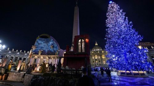 2025.12.15 Inaugurazione del presepe e accensione dell'albero di Natale a Piazza S. Pietro