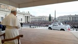 Pope Leo opens his weekly General Audience with the Sign of the Cross