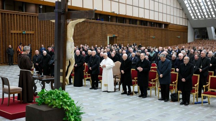 El Papa y la Curia Romana