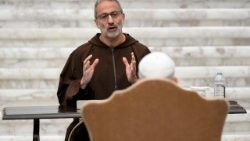 Z adventnej meditácie pátra Pasoliniho za účasti pápeža Leva XIV.