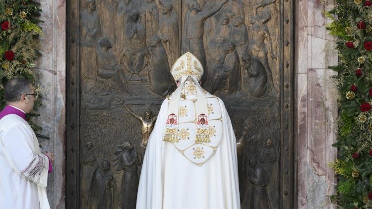 Zaprtje svetih vrat v baziliki sv. Pavla zunaj obizdja