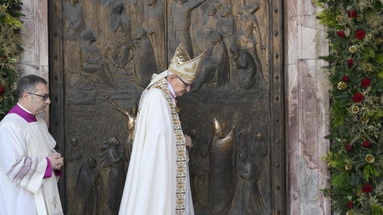 Kardinolas J. Harvey’us užvėrė Šv. Pauliaus už Mūrų bazilikos Šventąsias duris