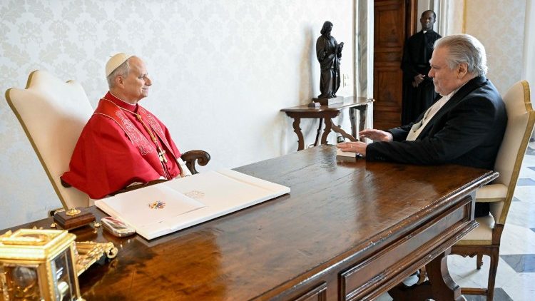 Папата с новия посланик на Уругвай