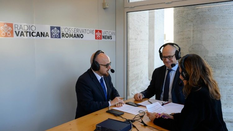 Il sindaco di Roma Roberto Gualtieri intervistato da Andrea De Angelis e Francesca Sabatinelli nello studio di Piazza San Pietro