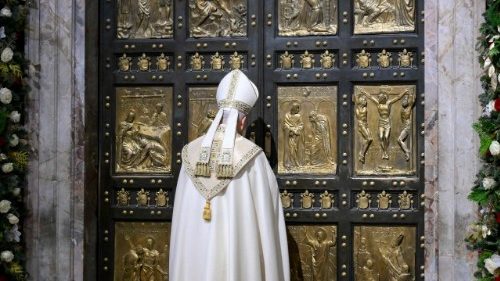 Il Papa chiude la Porta Santa: con Dio tutto cambia. Nessun violento dominer&agrave; le sue vie