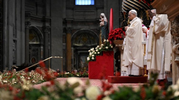 Mama Kanisa katika Maadhimisho ya Sherehe ya Tokeo la Bwana, anatangaza pia Fumbo la Pasaka, linaloonesha kwa namna ya pekee, utukufu wa Kristo kati ya watu wake hadi pale atakapokuja tena kuwahukumu wazima na wafu.