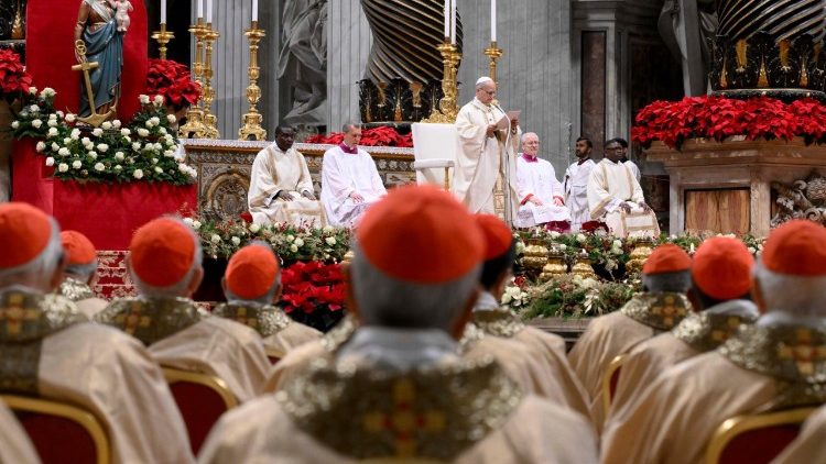 Misa en la Bas&iacute;lica de San Pedro, en la solemnidad de la Epifan&iacute;a del Se&ntilde;or