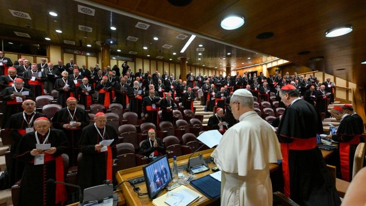 El comienzo de los trabajos en el Aula Nueva del S&iacute;nodo