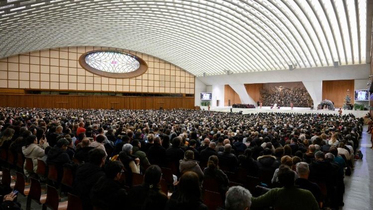 Siete mil fieles en la Catequesis