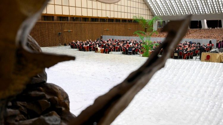 Un moment des travaux dans la salle Paul VI 