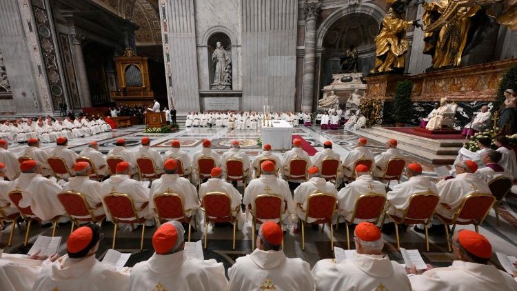 Missa com os cardeais na Bas&iacute;lica de S&atilde;o Pedro