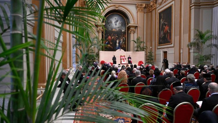 Papa Leo XIV akizungumza na Wanadiplomasia Mjini Vatican