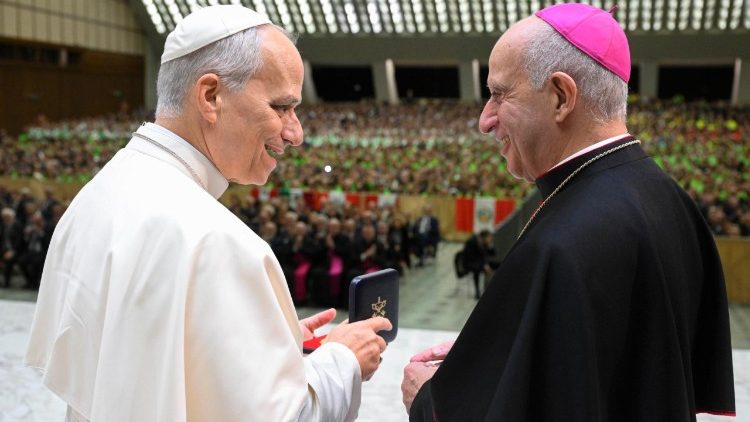 El Papa y Mons. Fisichella