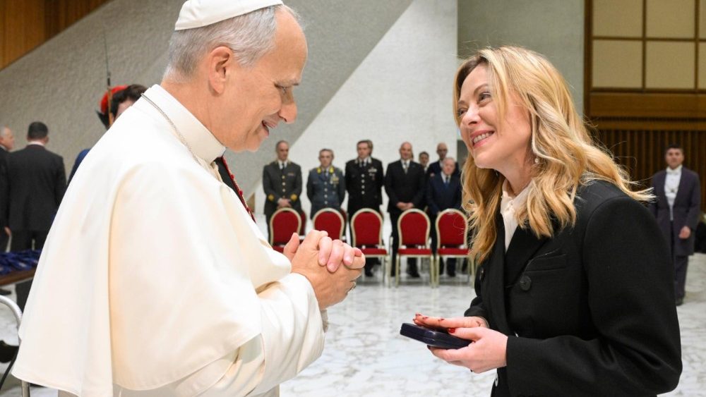 Papa Leon XIV și Giorgia Meloni.