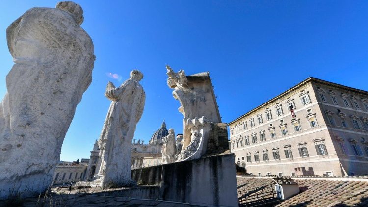Piazza san Pietro all'Angelus dell'11 gennaio