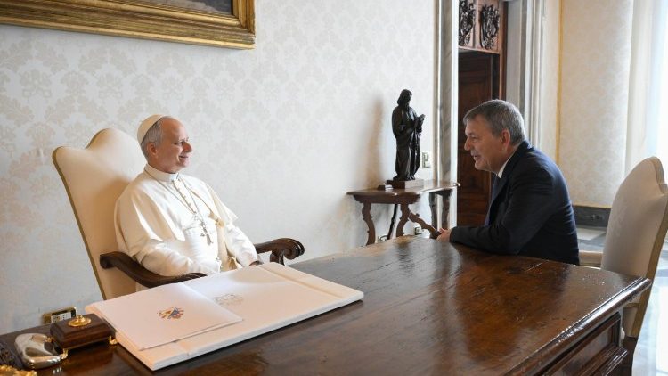 联合国近东巴勒斯坦难民救济和工程处主任专员晋见教宗良十四世