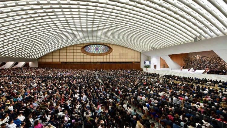 Zaplněn&aacute; Aula Pavla VI. při gener&aacute;ln&iacute; audienci 14. ledna 2026