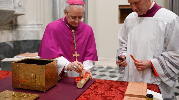 Капсулата и протокола за затварянето на вратата