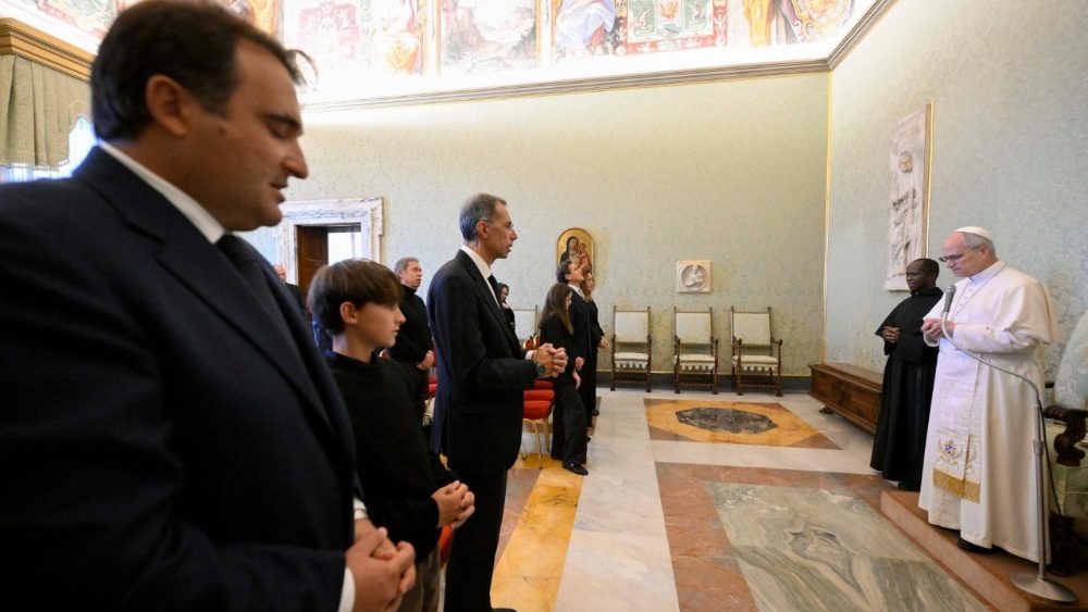 Сустрэча Папы з сем'ямі загінулых у Кран-Мантане (Швейцарыя)