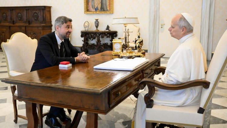 El Papa se encuentra con el Dr. &Aacute;lvaro Lario, presidente del Fondo Internacional de Desarrollo Agr&iacute;cola (FIDA)