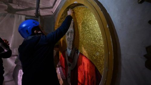 Le tessere della storia dei Papi