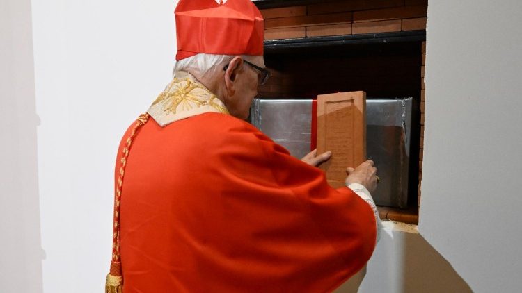 2026.01.15 Ibada ya kuweka zana za Mlango Mtakatifu kwenye ukuta za Mlango Mtakatifu wa Mtakatifu Paulo Nje ya Ukuta.