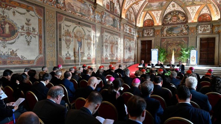 Conferencia "La acci&oacute;n diplom&aacute;tica de la Santa Sede ante los nuevos desaf&iacute;os globales"