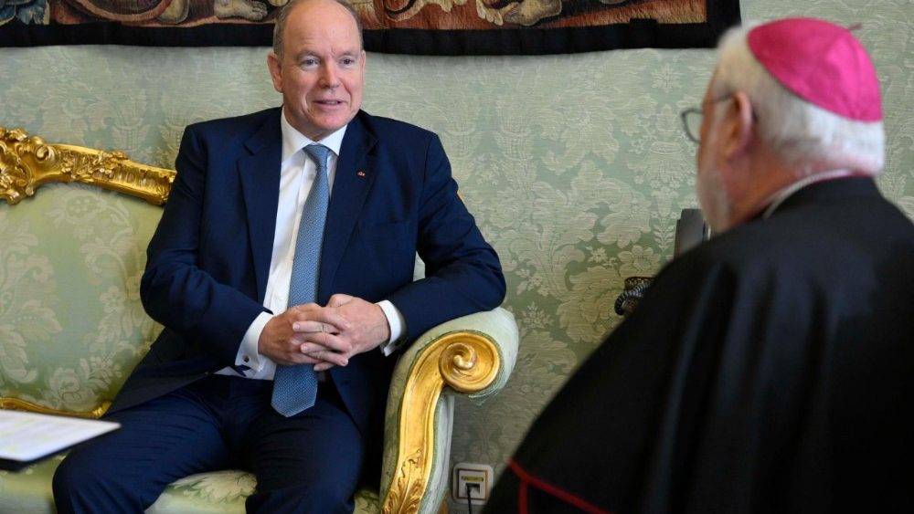 Întâlnirea prințului Albert al II-lea de Monaco cu arhiepiscopul Gallagher.