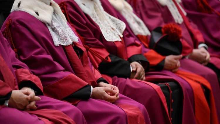 I prelati uditori della Rota Romana presenti all'udienza con il Papa