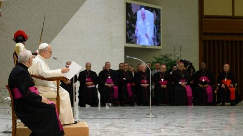 Il Papa: la Parola di Dio, “deposito” della Chiesa e realt&agrave; vivente nella storia